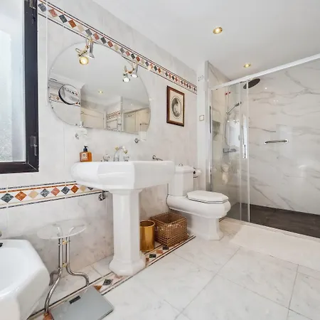 Villa Luxury Living In Exclusive Rdr491