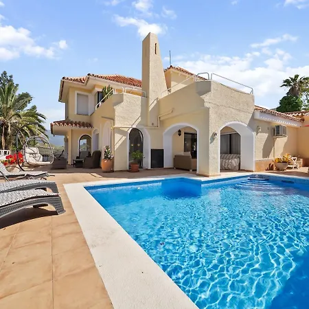 Villa Luxury Living In Exclusive Rdr491 *
